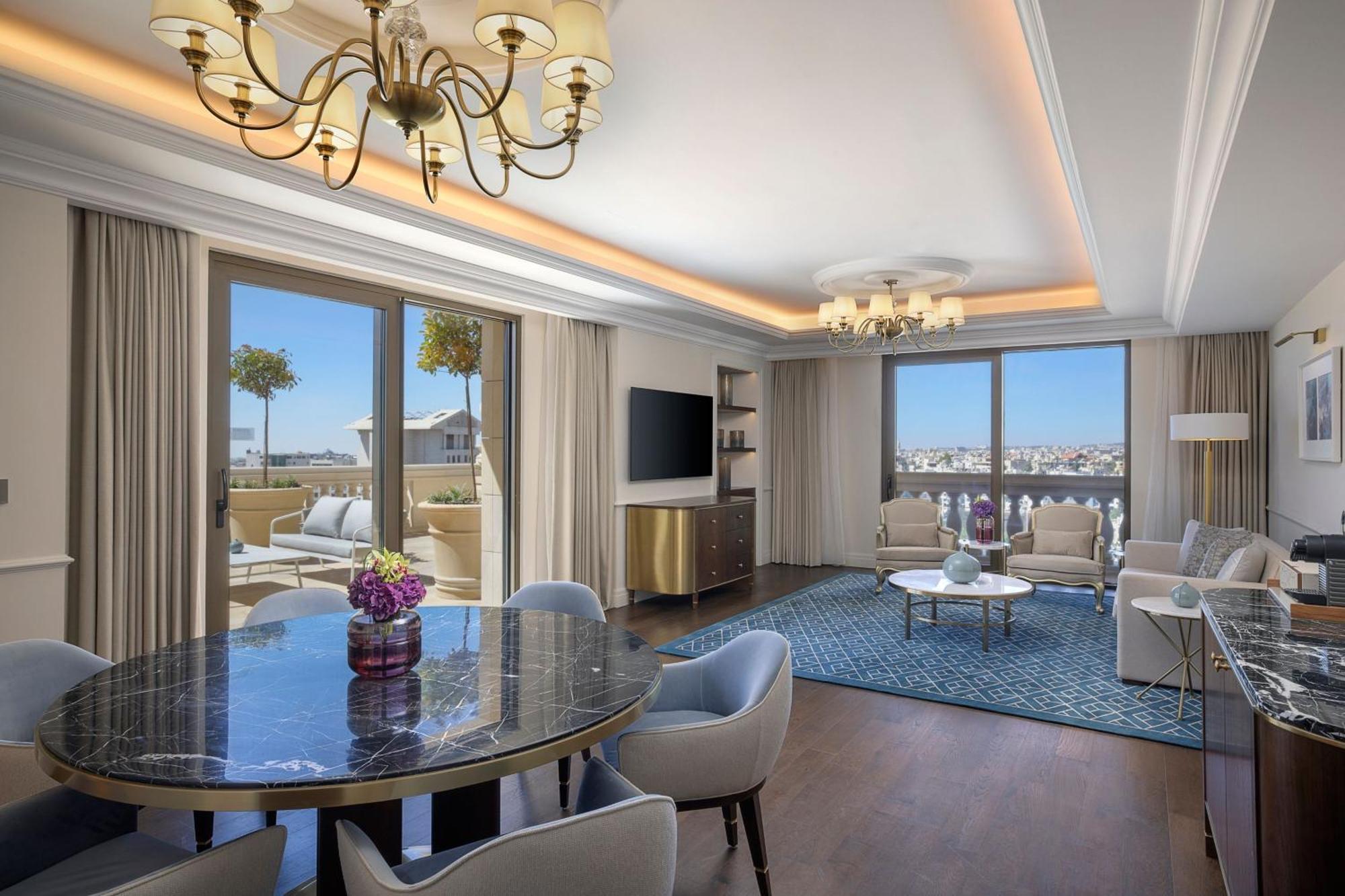 The Ritz-carlton, Hotel