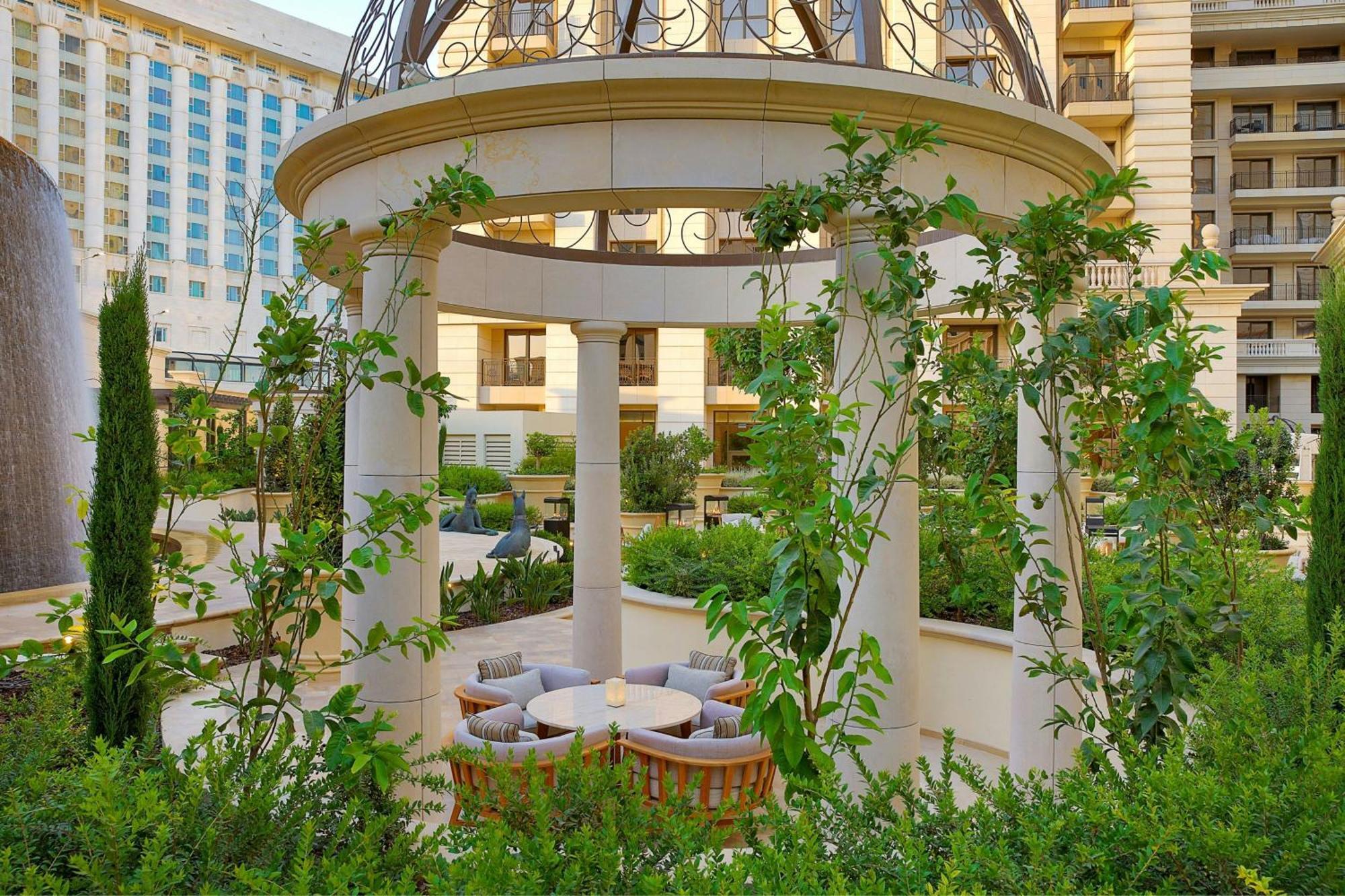 The Ritz-carlton, Hotel