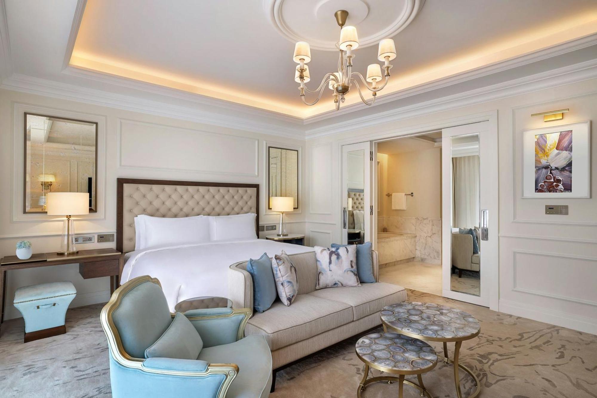 The Ritz-carlton, Hotel 5*