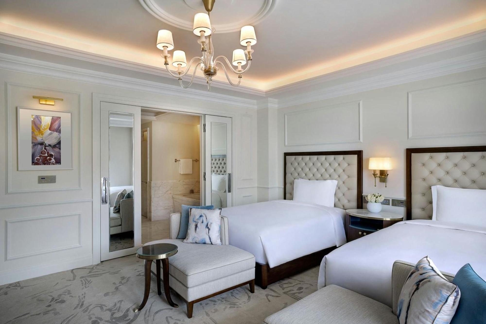 The Ritz-carlton, Hotel 5*