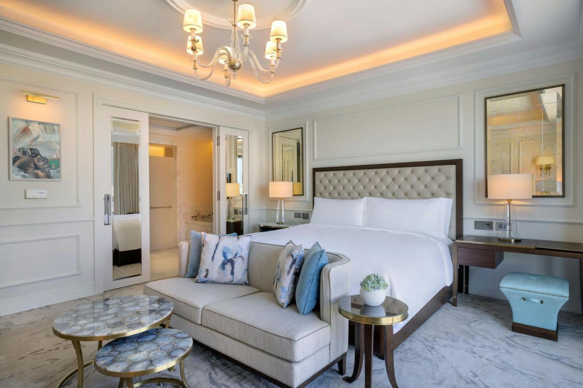Hotel The Ritz-carlton, 5*