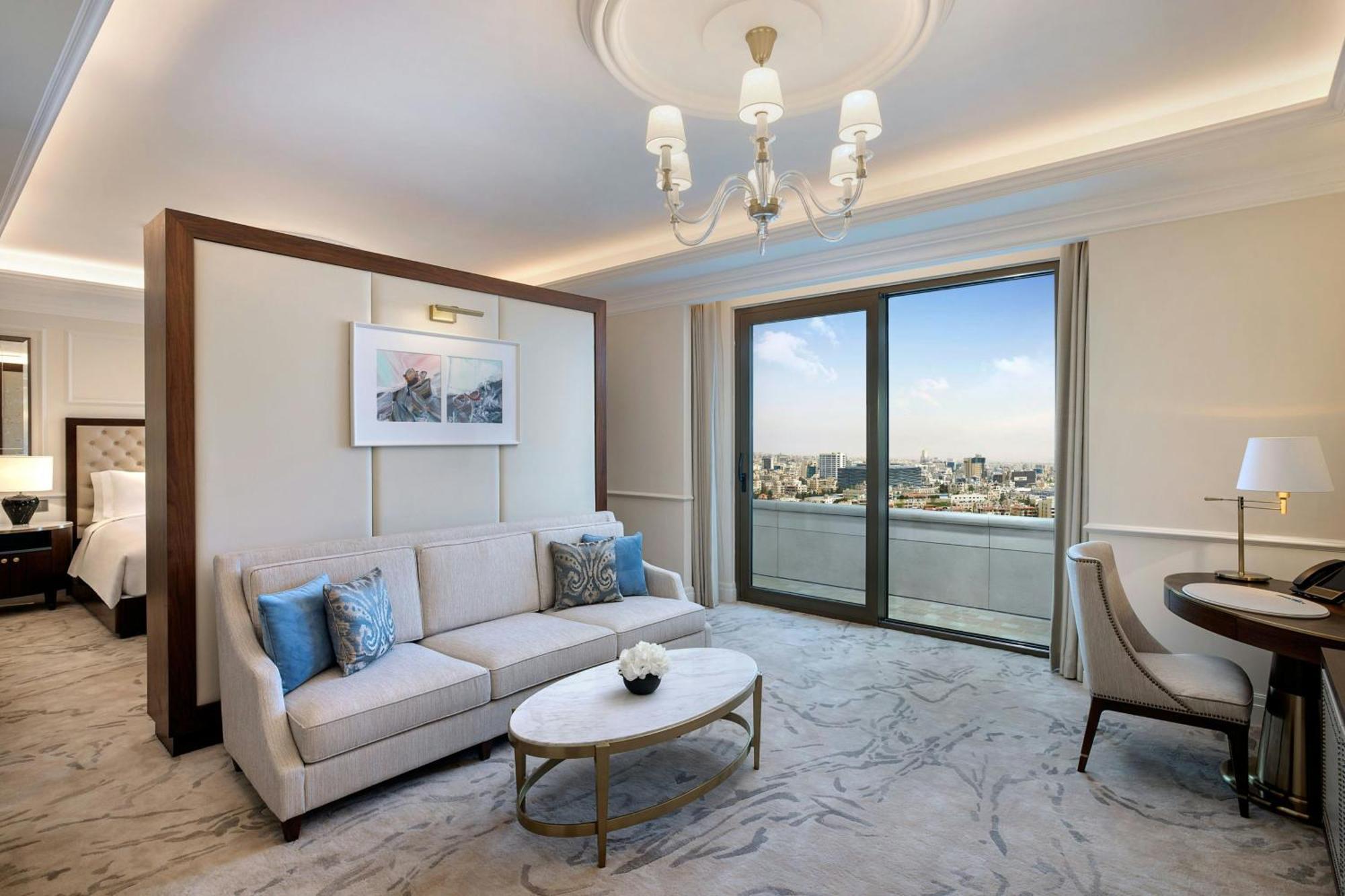 The Ritz-carlton, Hotel