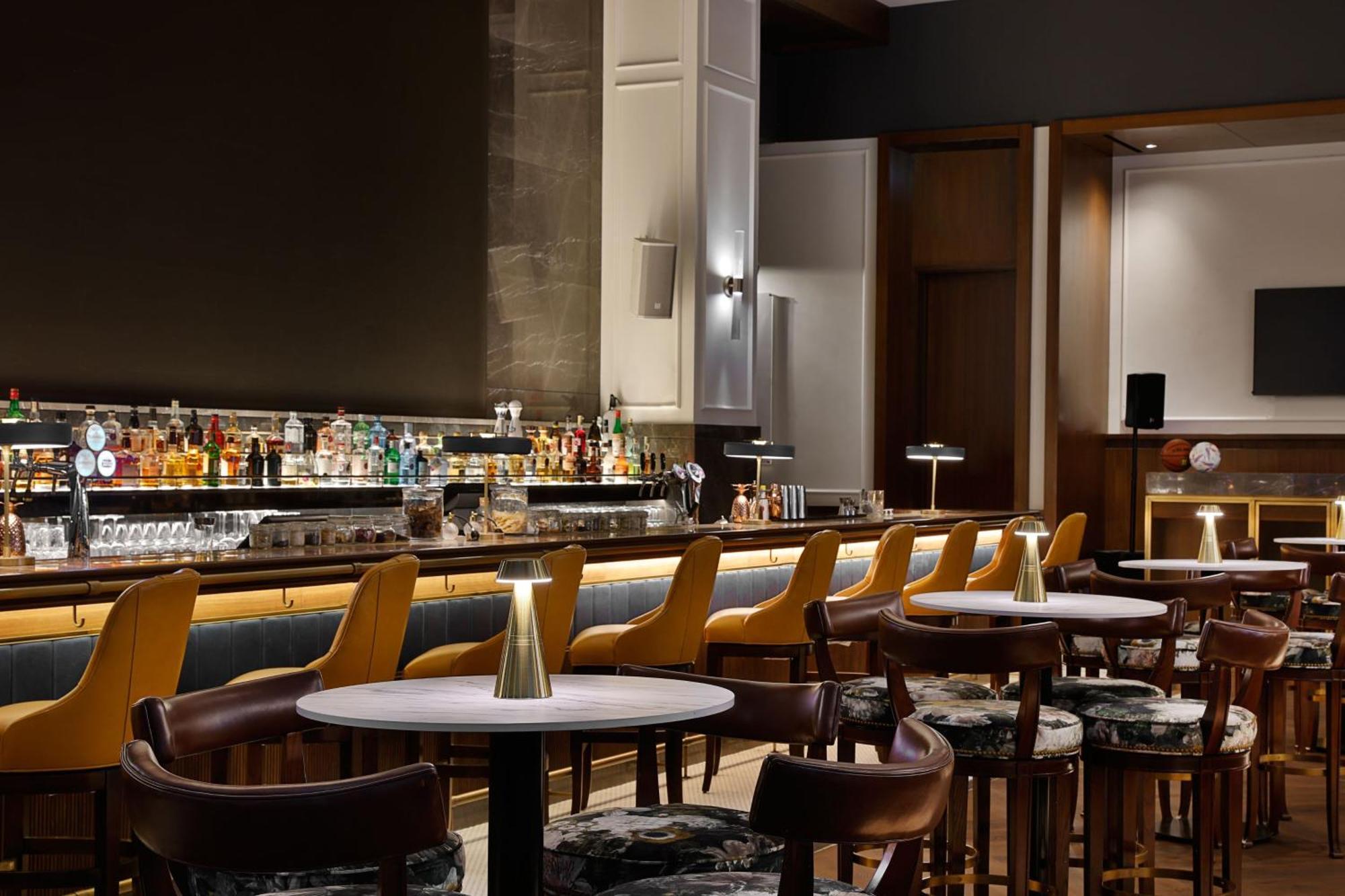The Ritz-carlton,