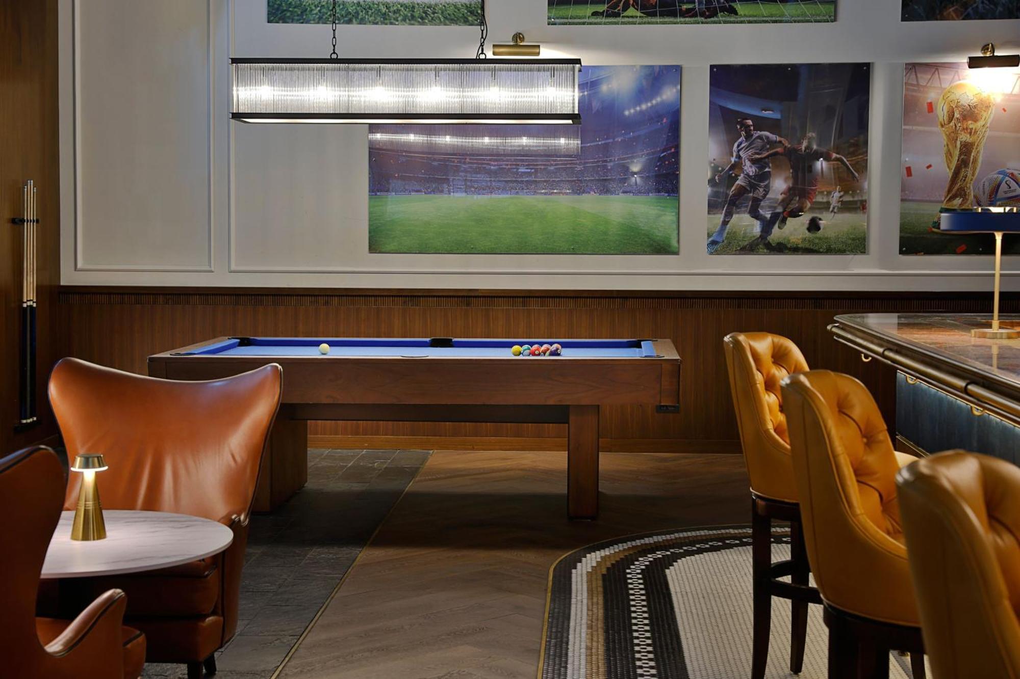 The Ritz-carlton, 酒店