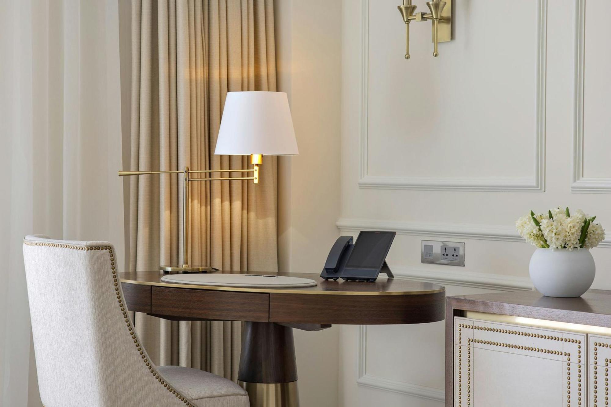 מלון The Ritz-carlton,