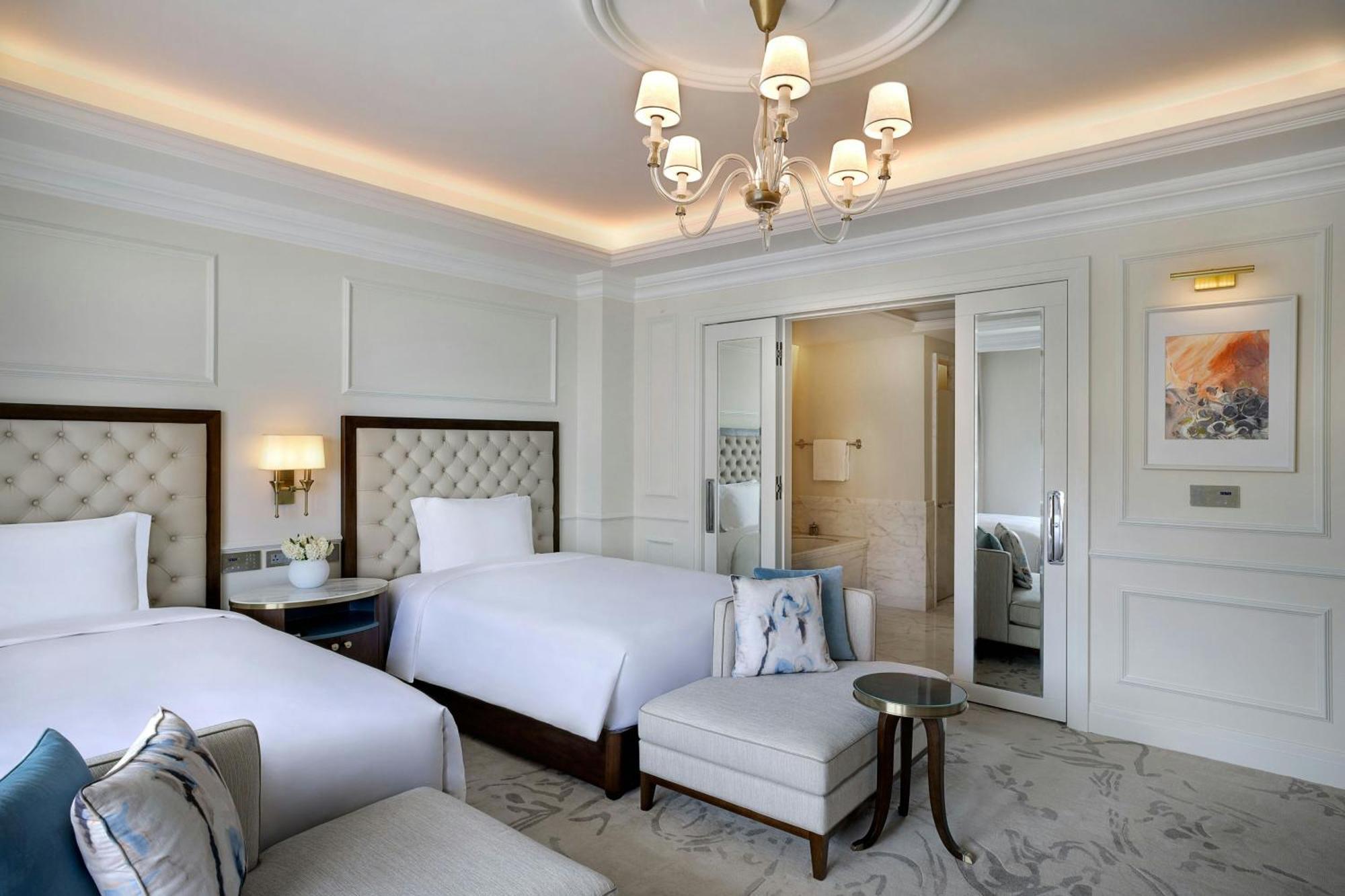 The Ritz-carlton, מלון עמאן