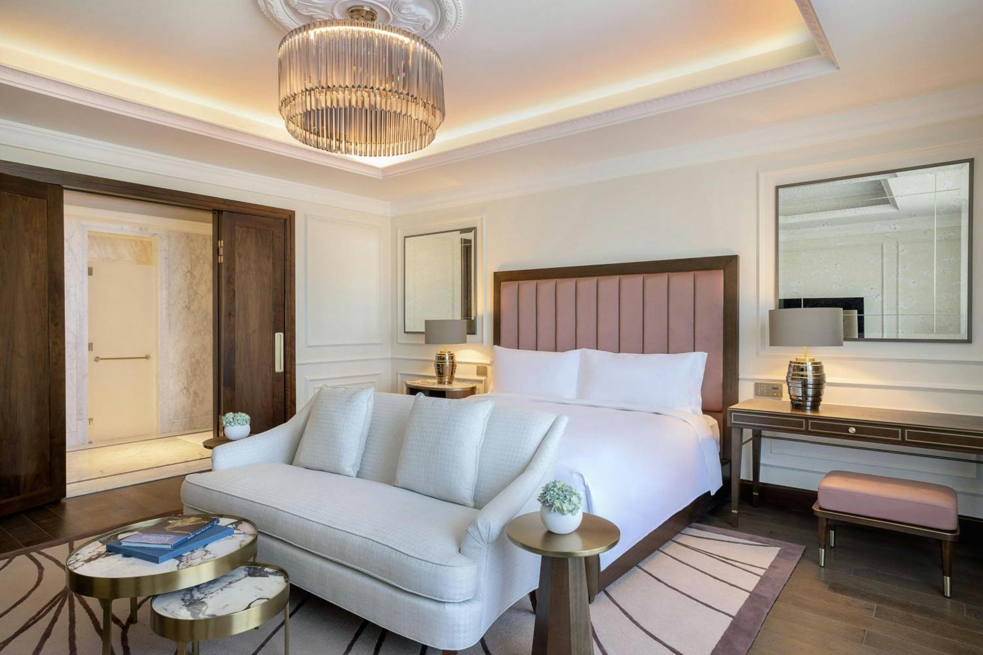 The Ritz-carlton, מלון עמאן