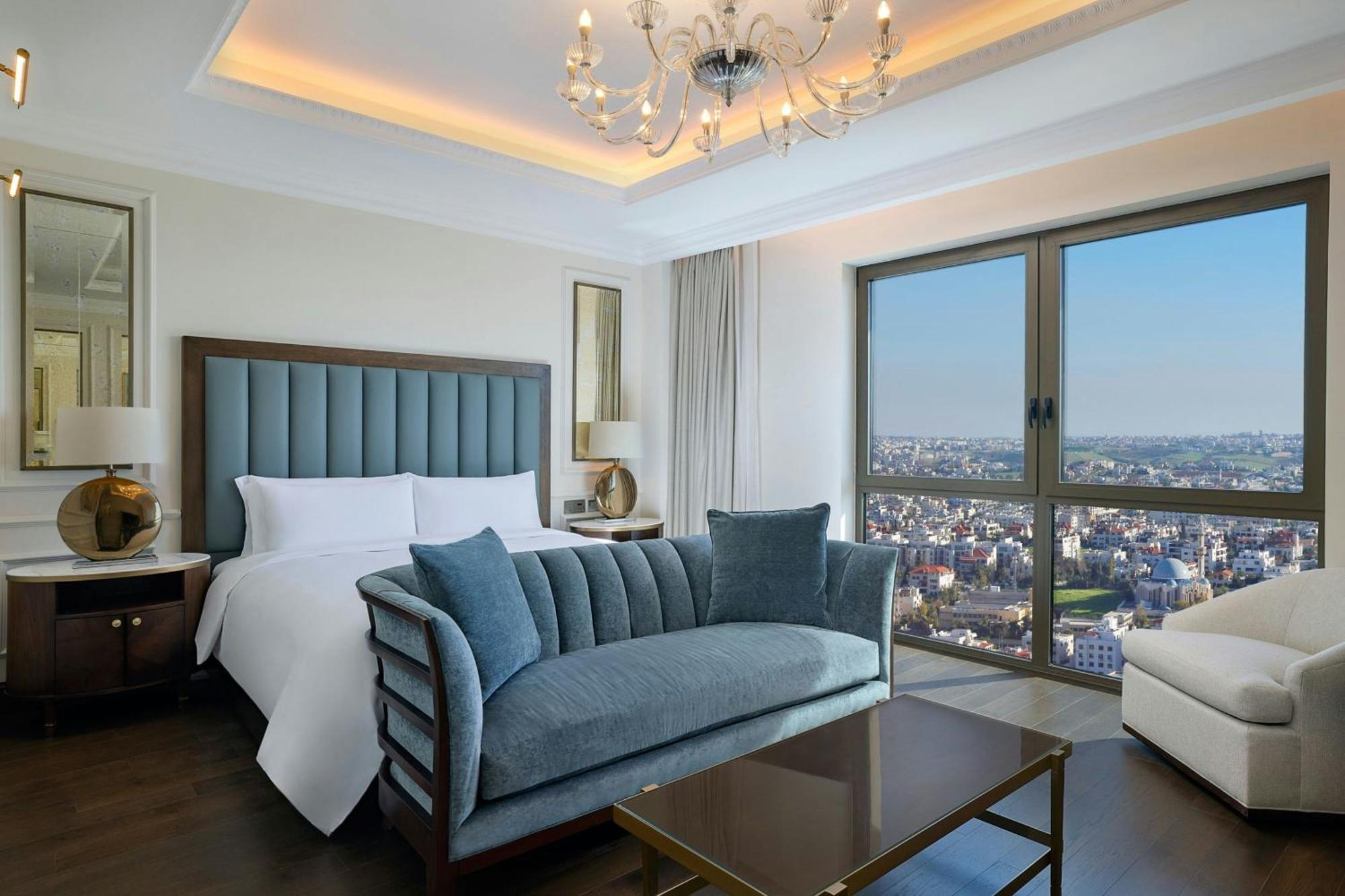 The Ritz-carlton, מלון עמאן